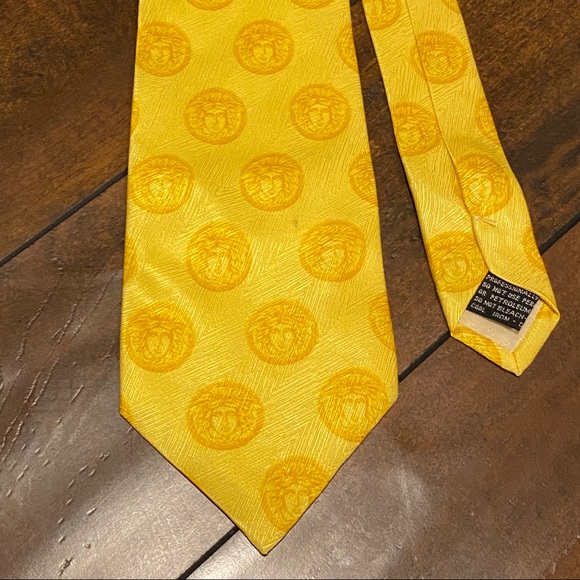Gianni Versace Vintage Yellow Silk Tie - Picture 3 of 6